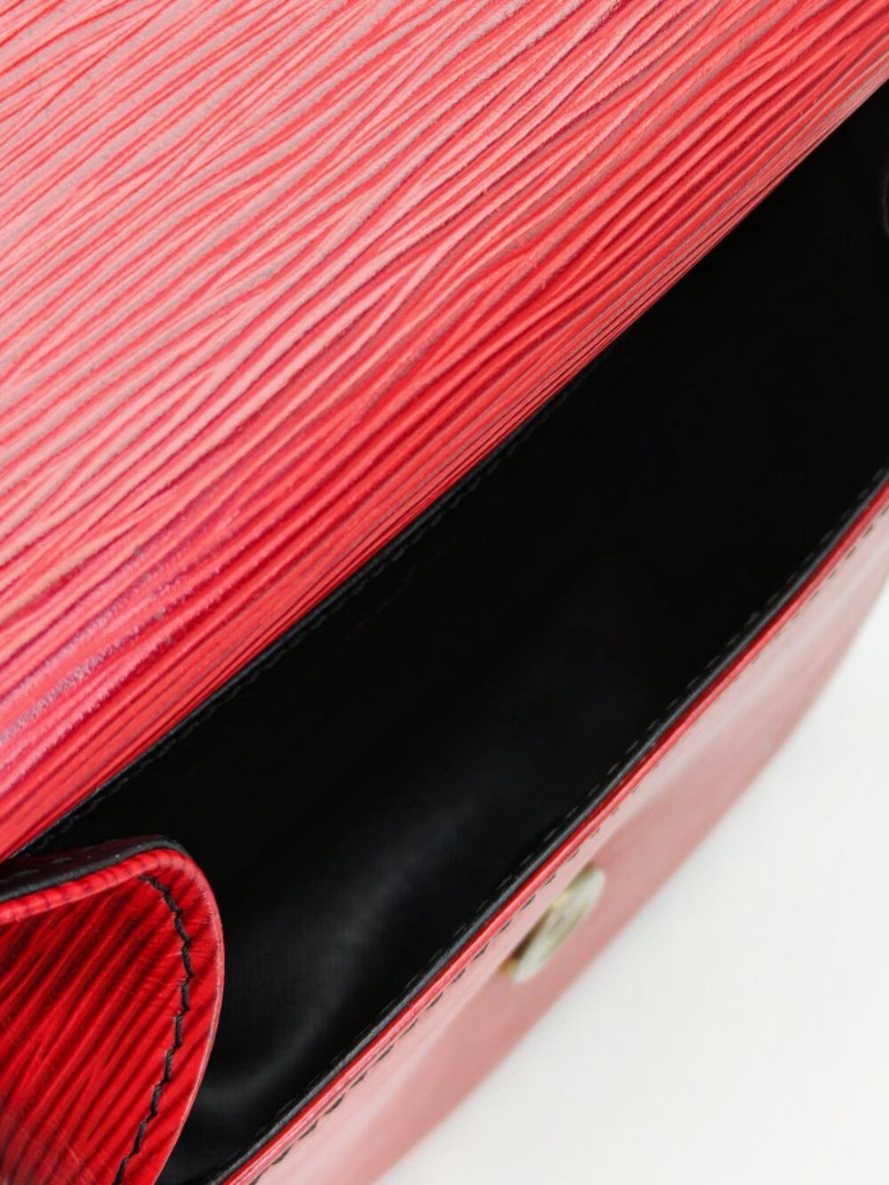 Louis Vuitton Epi Saint Cloud PM Red Castilian Leather Crossbody Shoulder Bag - Picture 9 of 15